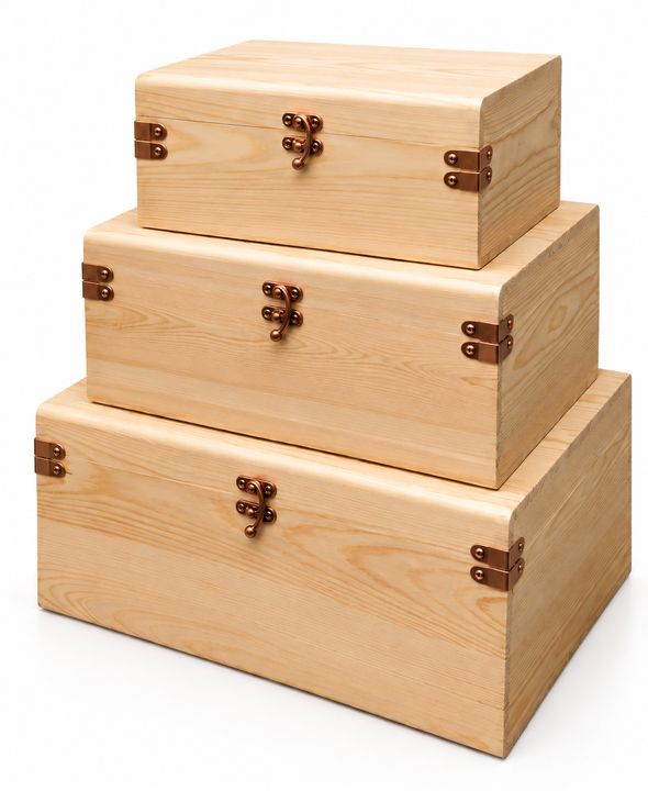 Adun pinewood gift boxes with copper fittings