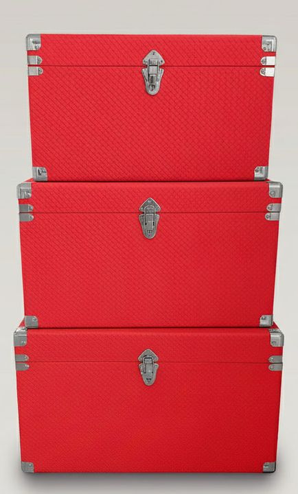 Uyor deep trunks in red, styled